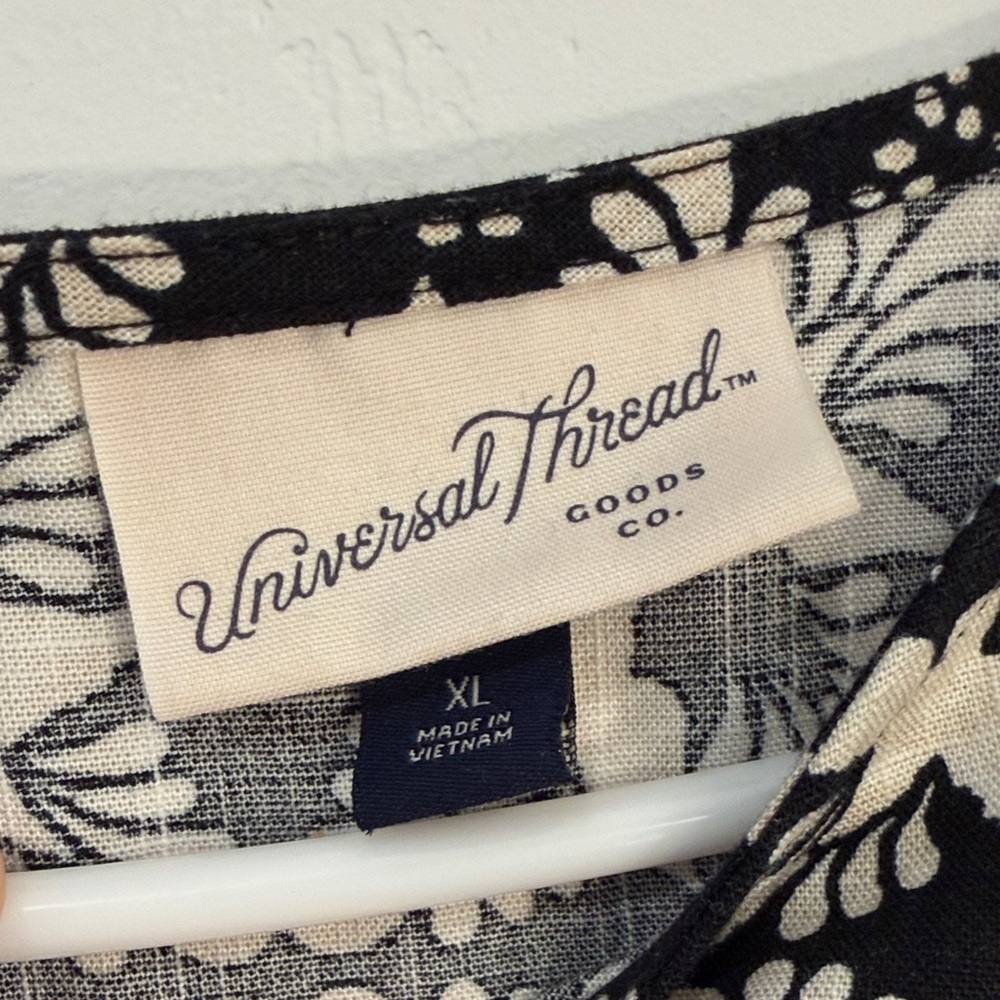 Universal Thread Black/cream bird pattern boat ne… - image 2